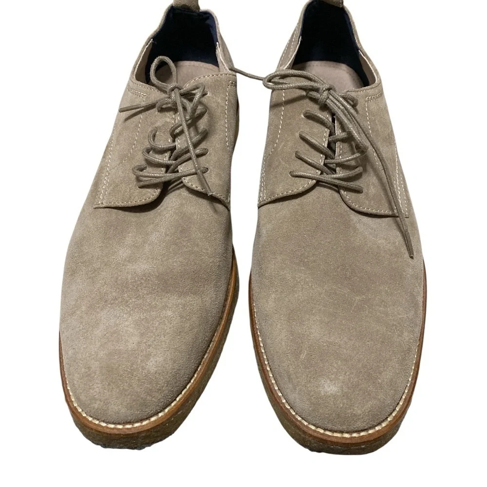 Banana Republic Tan Lace Up Suede Ortholite Derby Shoes in Men’s Size 11.